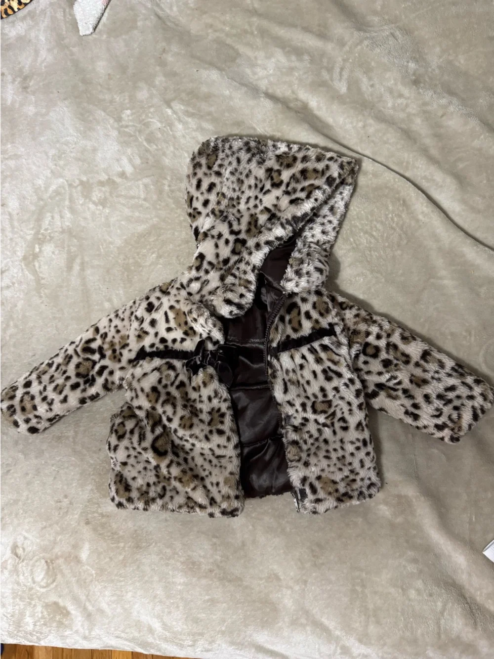 Faux Fur Leopard Print Girls' Coat with Velvet Bow